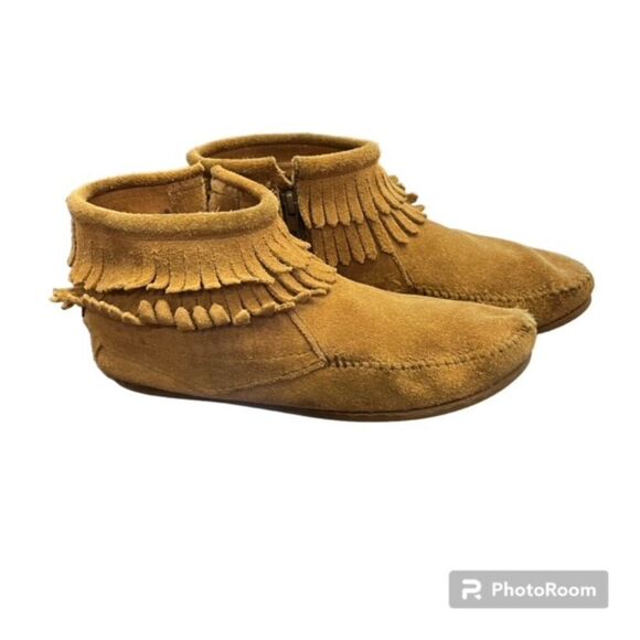 Minnetonka Ladies Fringed Low Ankle Moccasins Size 6 - Picture 1 of 9